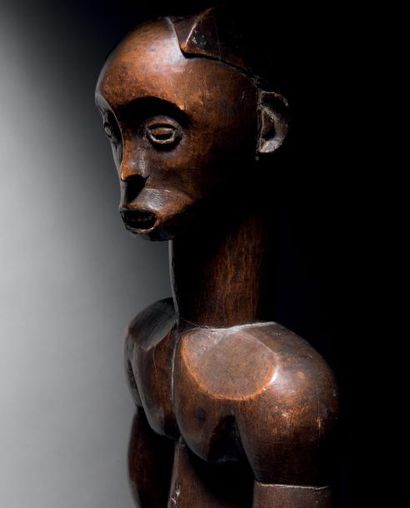 Statue Fang/Mabea, Cameroun
Bois dur à patine...