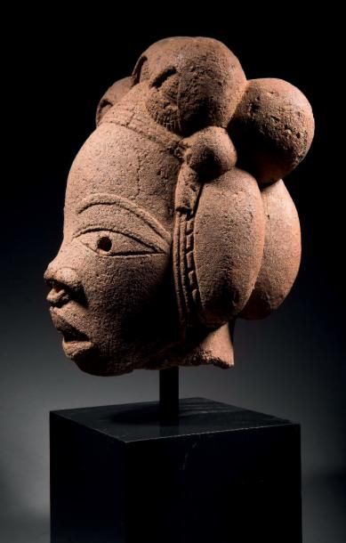 Tête féminine Nok, Nigeria
Epoque présumée:...