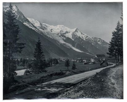 BRAUN

Chamonix, vue générale et la chaîne...