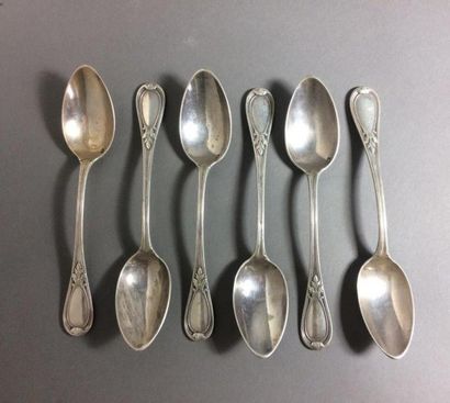 6 petites cuillères en argent 950 millièmes...