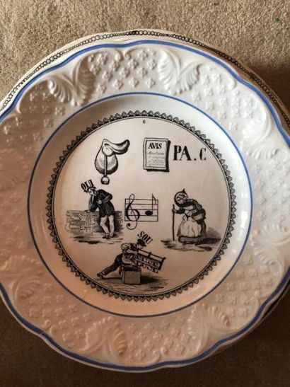 Deux assiettes Rebut en faience
On joint...