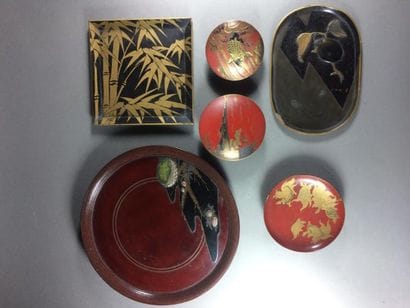 Lot de 6 coupelles ou plateaux en laque du...