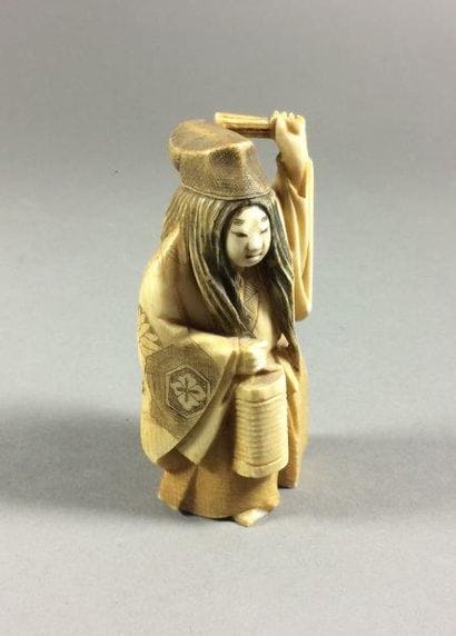 Netsuke en ivoire visage mobile Accidents...