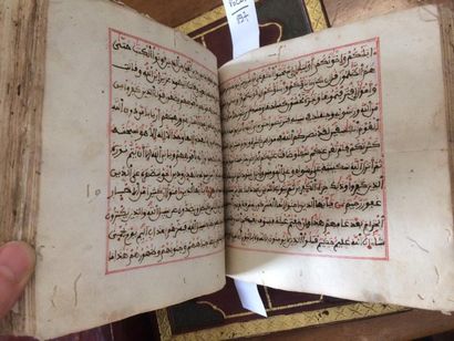Deux manuscrits: un coran incomplet de format...