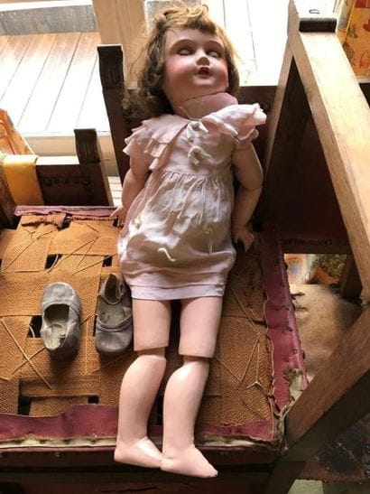 Poupée en papier maché (taille 12 PARIS)