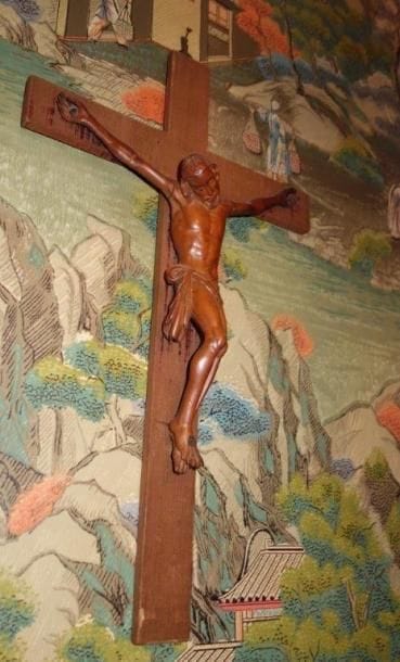 Christ en buis.
Epoque XVIIIème.
H. 35 cm...