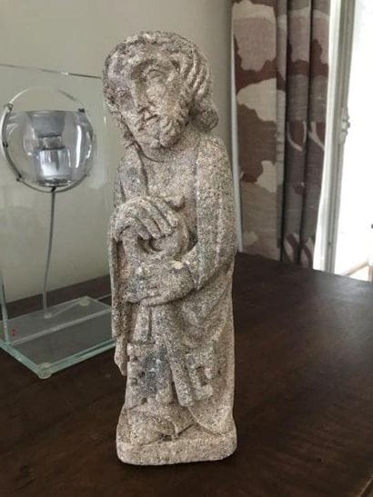 Saint Pierre, sculpture en granit