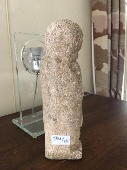 Saint Pierre, sculpture en granit