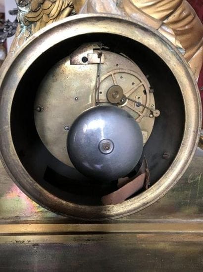 Pendule en bronze doré d'époque
Restaura...
