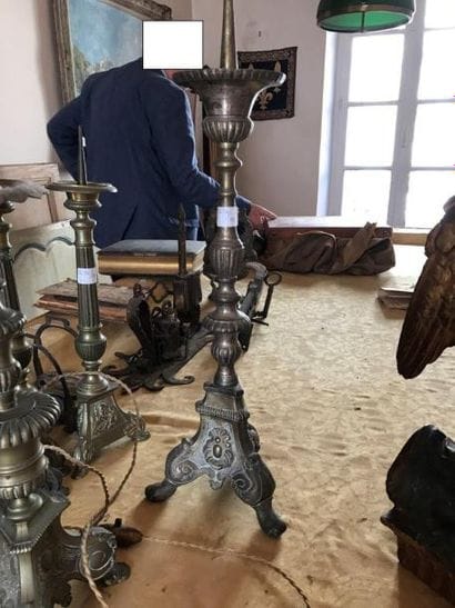 Grand pique cierges tripode en laiton