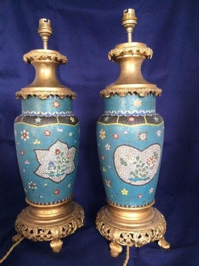 Paire de lampes à pétrole en cloisonné et...