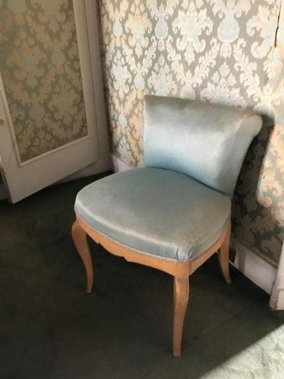 Mobilier de chambre à coucher comprenant...
