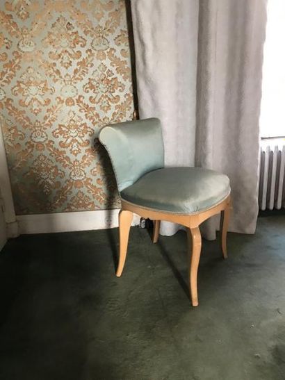 Mobilier de chambre à coucher comprenant...