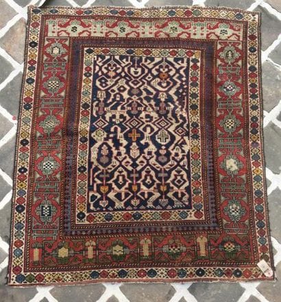 Ancien Chirvan
Caucase
123 x 110 cm