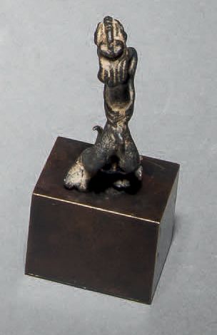 Bronze Senoufo, Côte d'Ivoire.
H. 5 cm
Personnage...