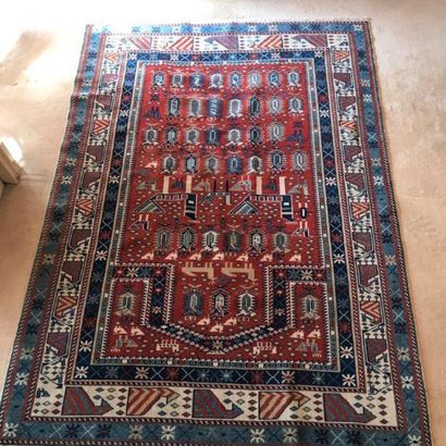 Ensemble de 9 tapis comprenant:
Un tapis...