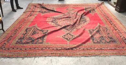 TURQUIE - KHORASSAN
Grand tapis à fond rouge...