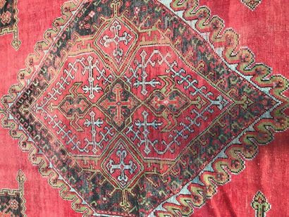 TURQUIE - KHORASSAN
Grand tapis à fond rouge...