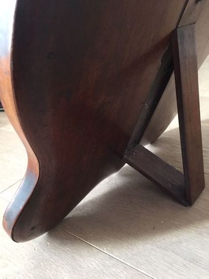 Miroir de table
A contour mouvementé en bois...