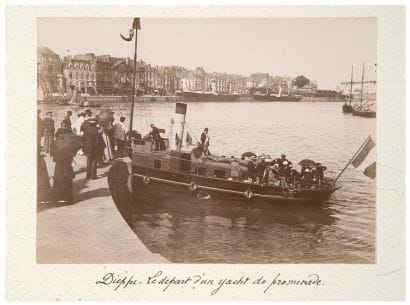 PHOTOGRAPHIE.
— Album de 58 photographies...