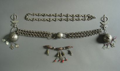 Lot de trois éléments de parure, Algérie...