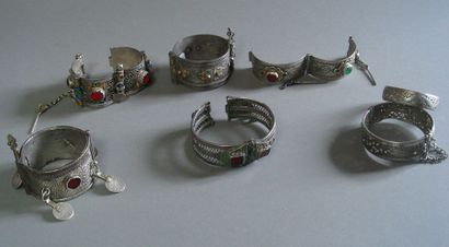 Lot de sept bracelets, Maroc
Argent, métal,...