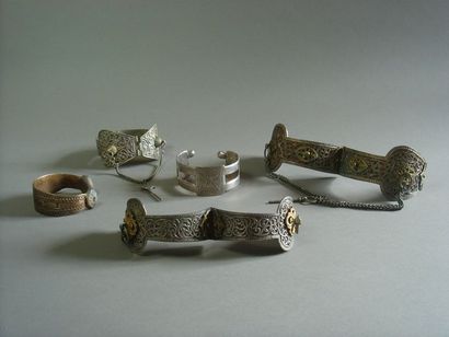 Lot de six chevillières, Tunisie et Maroc
Argent...