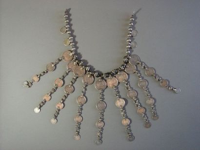 Collier, Inde
Pièces de monnaie (métal),...