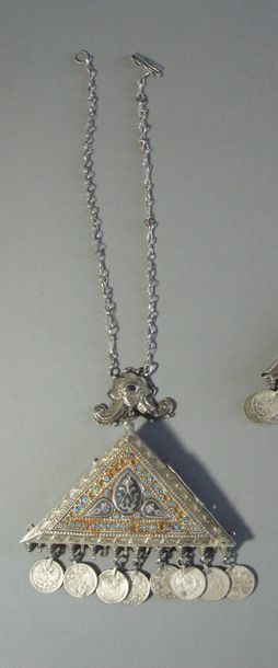 Amulette Tumar, Ouzbékistan
Argent et métal...