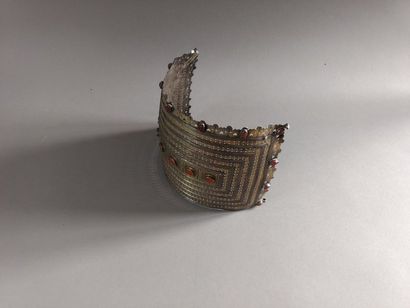 Elément de coiffe egme, Tekke, Turkmenistan
Argent,...