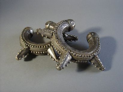 Paire de bracelets, Oman Argent Diam. 8 cm...