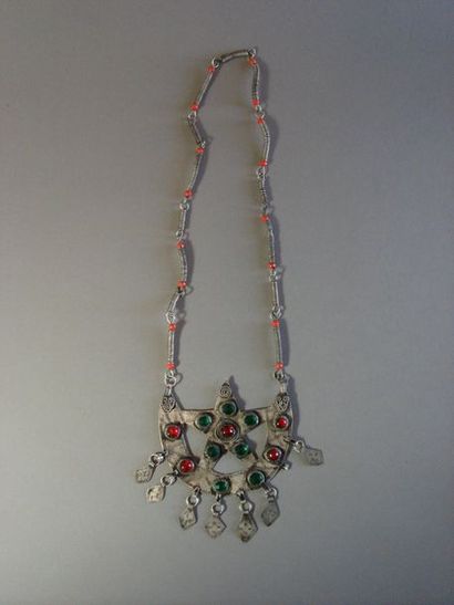 Collier, Maroc Métal, cabochons et perles...