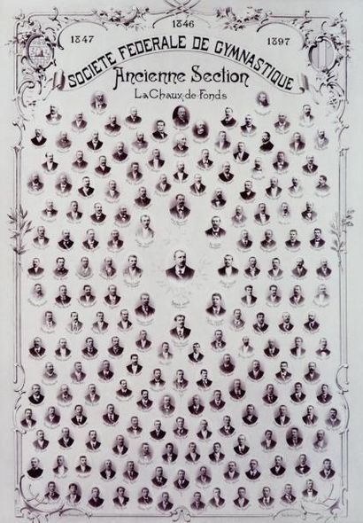 AMUSANTE PHOTOGRAPHIE DES MEMBRES DE LA SOCIÉTÉ...