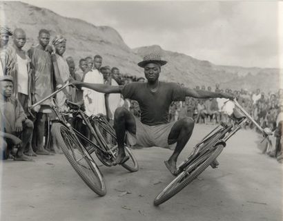 MARTIN André
EQUILIBRISTE. Dahomey, circa...