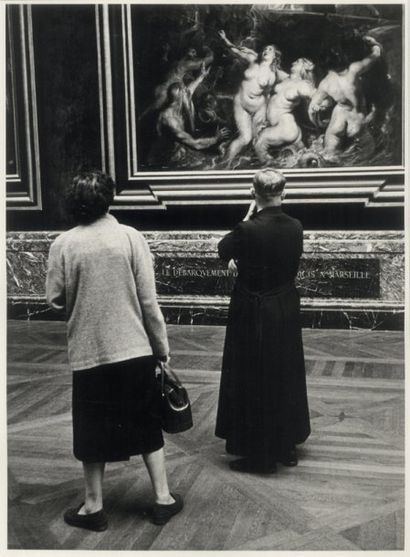 MARTIN André
PRÊTRE AU MUSÉE DU LOUVRE. Paris,...