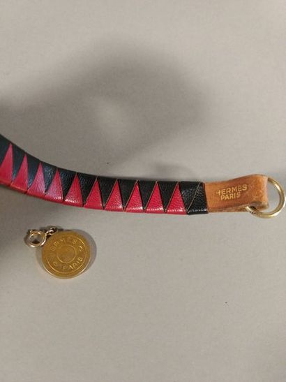 HERMES Bracelet en cuir noir et rouge On...