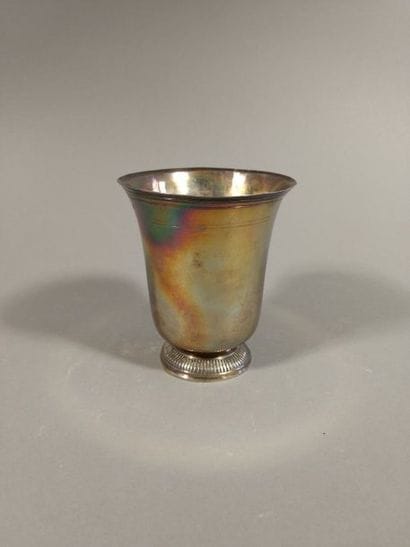 Grande timbale de forme tulipe en argent...