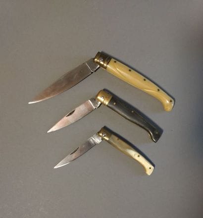 PATTADA - Ensemble de trois couteaux pliants,...