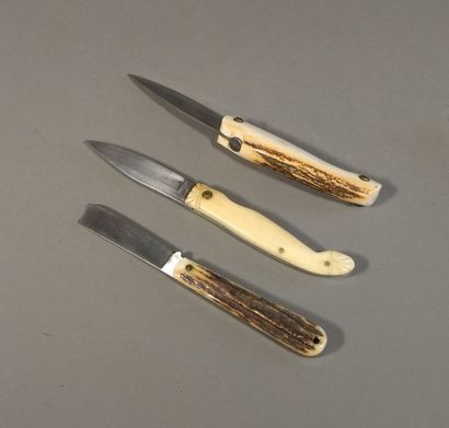 Italie - Ensemble de trois couteaux pliants...