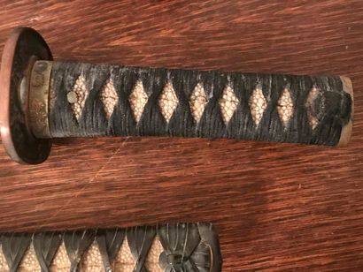 Japon - Ensemble de trois sabres La garde...