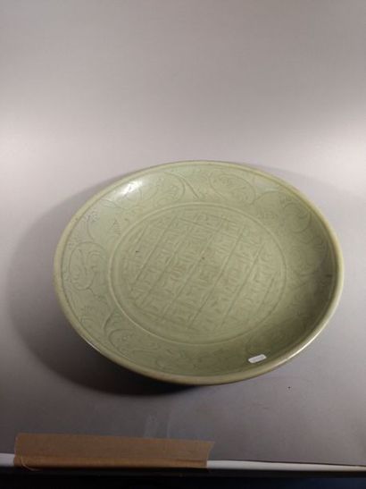 LONGQUAN - Grand plat rond en céramique verte...