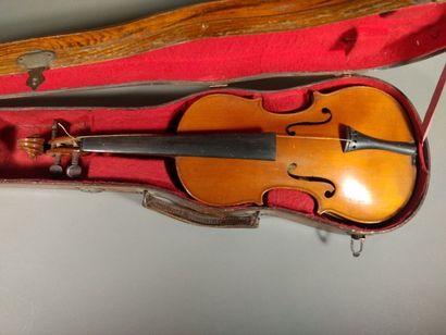 Violon dans son étui