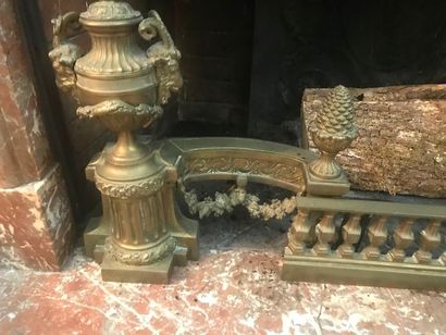 Nécessaire de cheminée comprenant barre de...