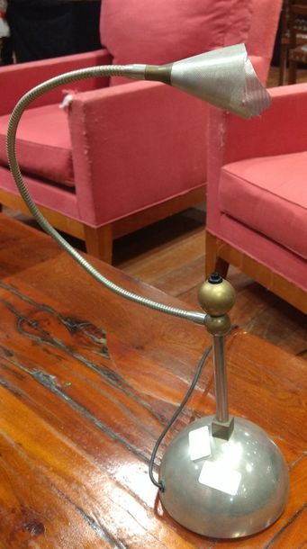 CATELLANI & SMITH Lot comprenant un lampadaire...