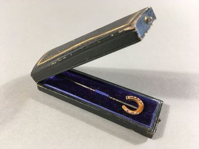 Dans le goût de la maison HERMES
Epingle...