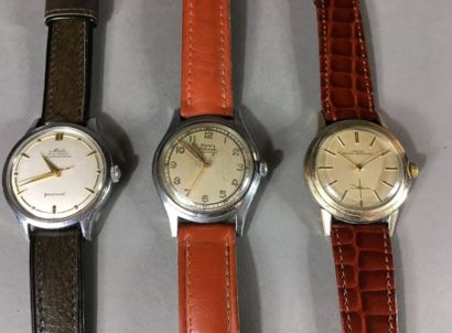 Ensemble de trois montres:
- CROTON - Montre...