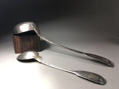 Ensemble d'une louche en argent XVIIIème...
