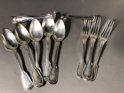 Ensemble de quatre cuillères et deux fourchettes...
