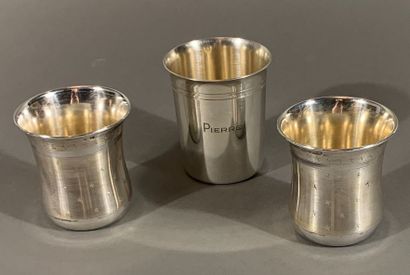Ensemble de trois timbales en argent 925°°°
Deux...