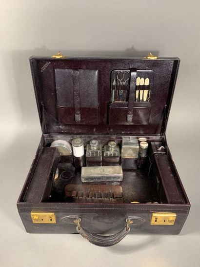 Emile PINTEAUX - 52 rue Turbigo Paris
Necessaire...